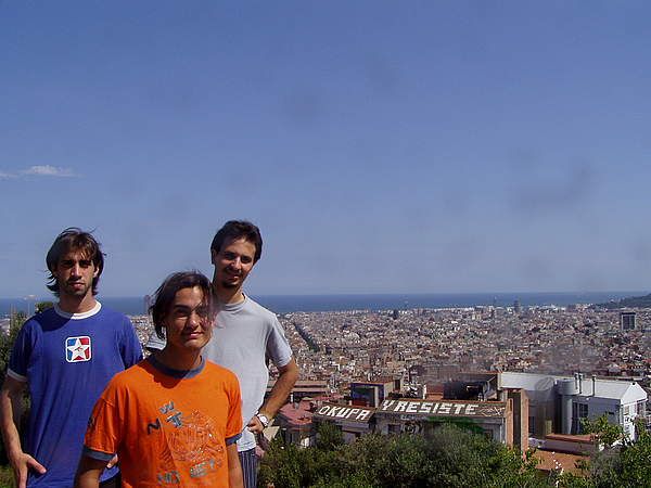 A picture of me and two friends in sunny Barcelona